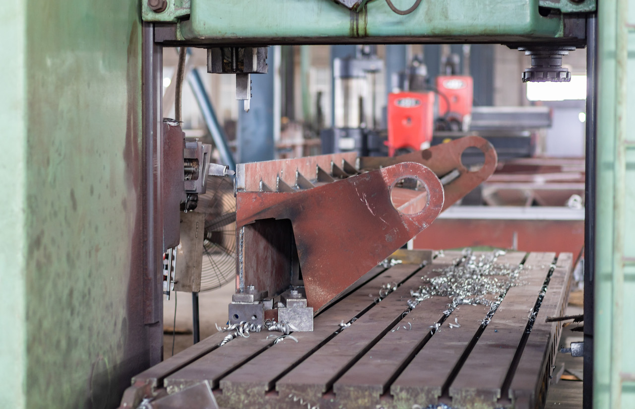 100t hidraulikus CNC fékprés Koronás Cnc présfék Delem