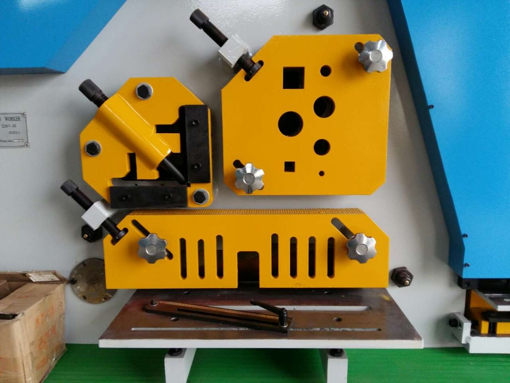 110 Ton Metal Sheet Press Corner Cutting Hydraulic Ironworker Machine 110 tonnás fémlemez prés sarokvágó hidraulikus vasmegmunkáló gép