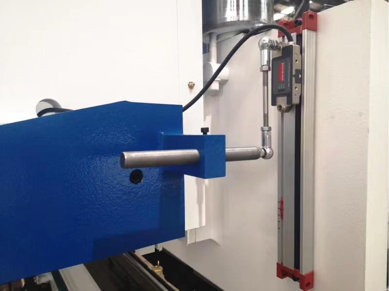 160t-4000 4 tengelyes CNC hidraulikus hajlítógép féknyomó