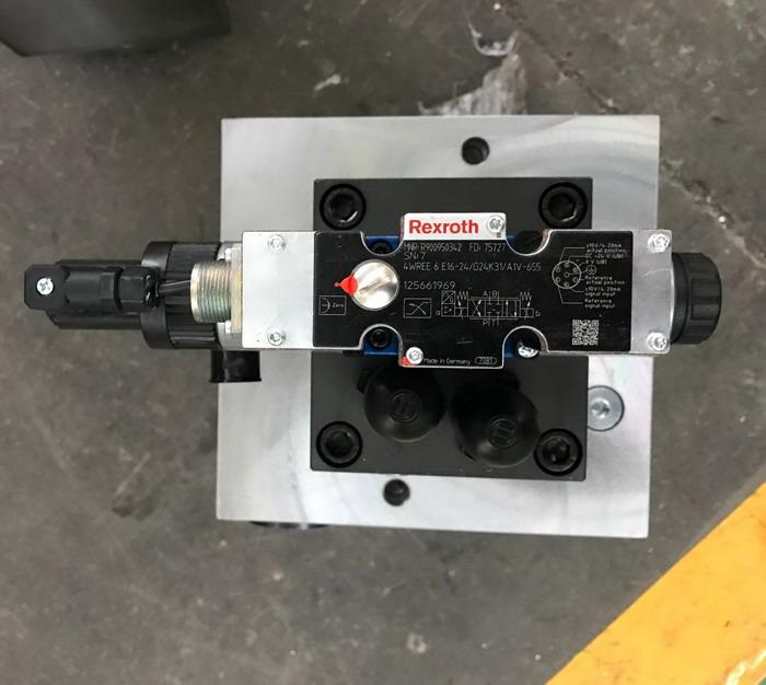 4 Axis Cnc Tandem Press Brake With Delem Da58t 2d Graphical Controller 4 tengelyes Cnc tandem nyomófék Delem Da58t 2d grafikus vezérlővel
