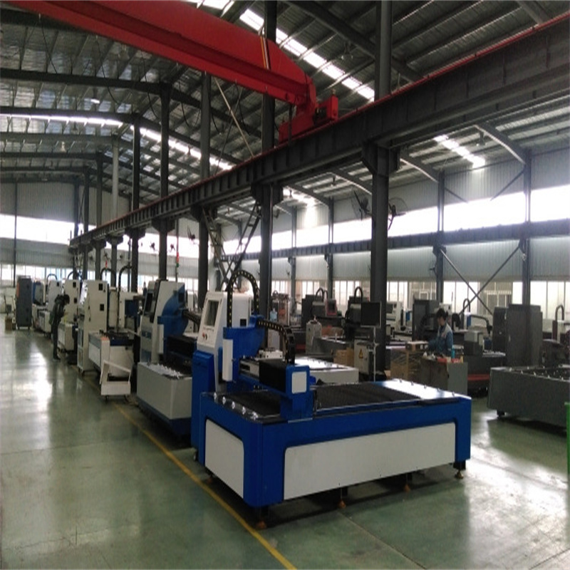 500w-os fémlemez olcsón eladó szálas lézeres vágógép