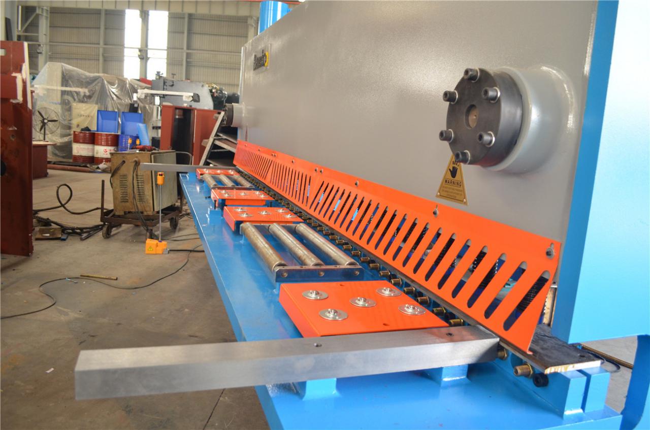 6*3200mm Guillotine Shears Metal Shear Hydraulic Iron Sheet Cutting Shearing Machine 6 * 3200 mm-es guillotine olló fém olló hidraulikus vaslemez vágó nyírógép
