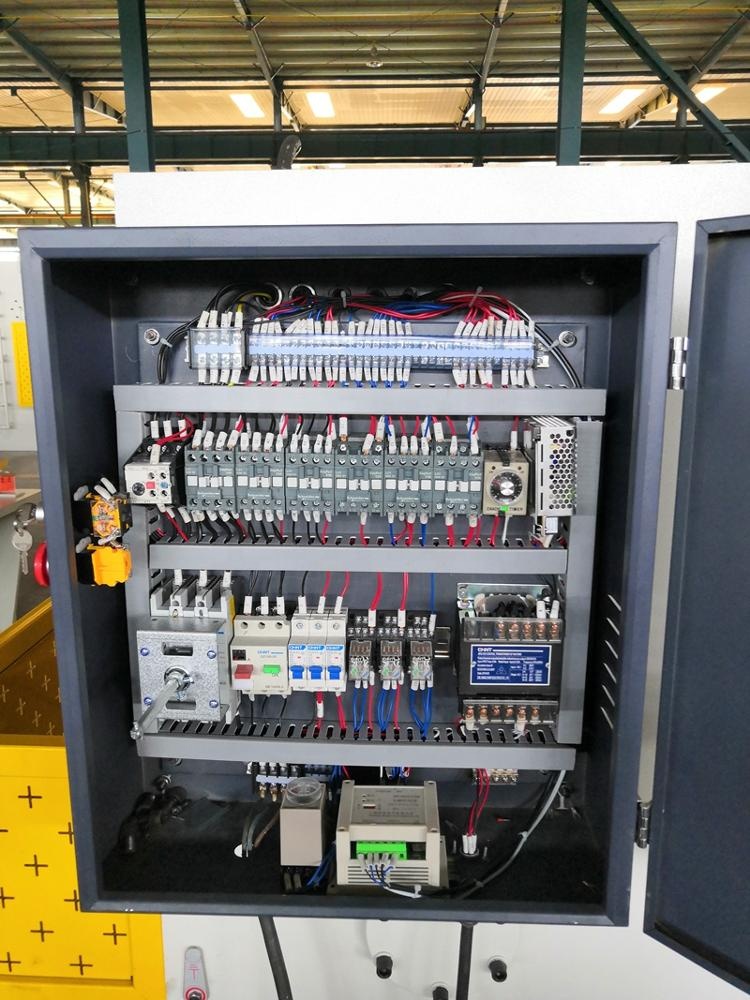 6mm Q11 Electric Sheet Plate Shearing Machine 8 Feet Sheet Metal Shearing Machine 6 mm-es Q11 elektromos lemezlemez nyírógép 8 láb fémlemez nyírógép