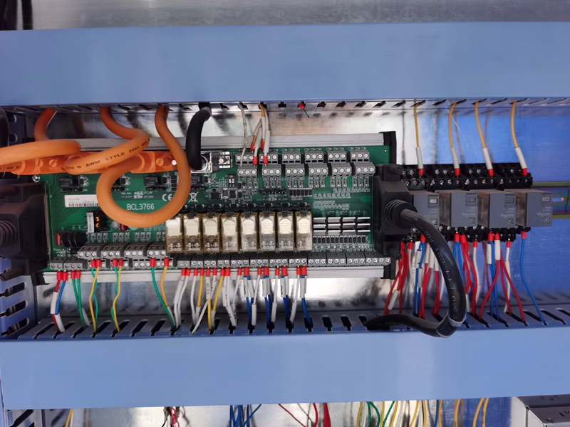 8mm 10mm Carbon Steel Laser Cutter 1530 4020 Cnc Fiber Laser Cutting Machine 8 mm-es 10 mm-es szénacél lézervágó 1530 4020 Cnc szálas lézervágó gép