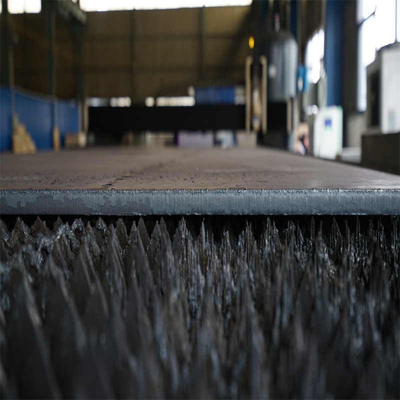 Kína kiváló minőségű olcsó 3 kW-os szálas lézervágó gép ár