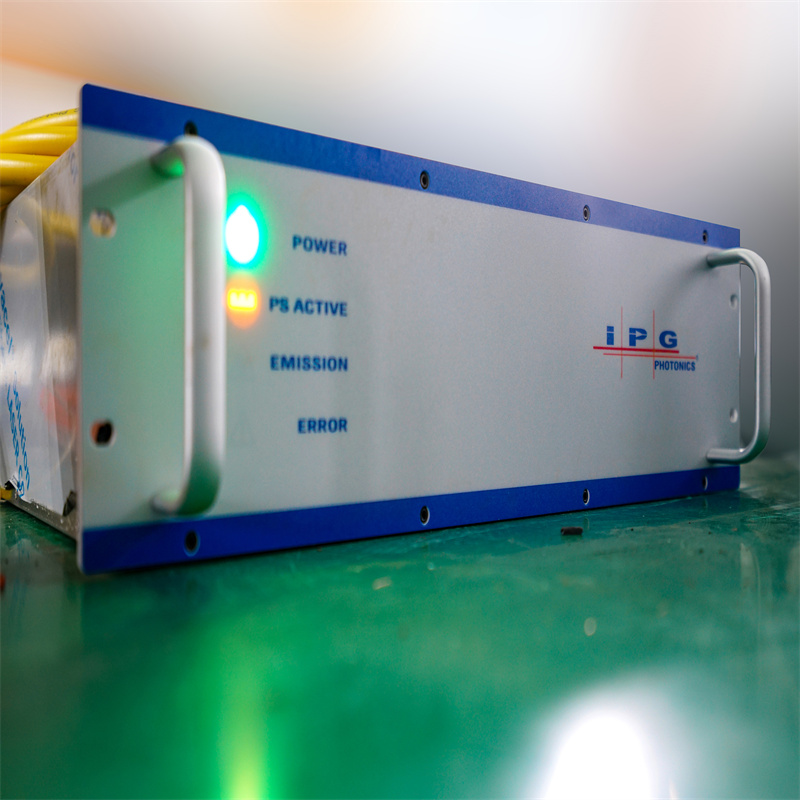 CNC lemezszálas lézervágó gép