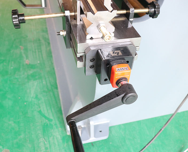 Fém présfék Wc-63t3200 fémlemez hajlítógép Cnc hidraulikus présfék