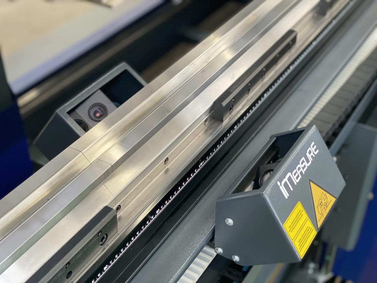 China 220t Cnc Bending Machine 6+1 Axis Hydraulic Press Brake Price Kína 220t Cnc hajlítógép 6+1 tengelyes hidraulikus présfék ár