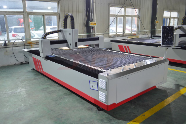 Cnc 2000w Fiber Laser Cutting Machine For Industrial Metal Sheet Cutting Cnc 2000w szálas lézervágó gép ipari fémlemez vágáshoz