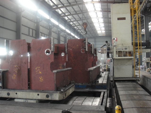 Da53t Cnc System Controller 125t4000 3+1 Axis Cnc Hydraulic Press Brake With Good Quality Da53t Cnc rendszervezérlő 125t4000 3+1 tengelyes Cnc hidraulikus présfék jó minőséggel