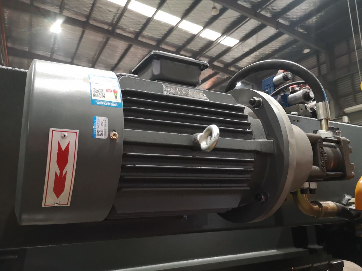 Delem Da66t 125 3+1 4+1 6+1 8+1 Cnc Hydraulic Press Brake For Metal Plate Bending Delem Da66t 125 3+1 4+1 6+1 8+1 Cnc hidraulikus présfék fémlemez hajlításhoz