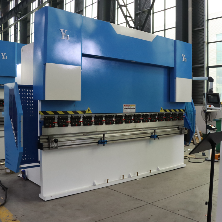 Electric Hydraulic Sheet 4 Axis Cnc Delem Press Brake 63t Metal Bending Machine Elektromos hidraulikus lemez 4 tengelyes Cnc Delem Press Brake 63t fém hajlítógép