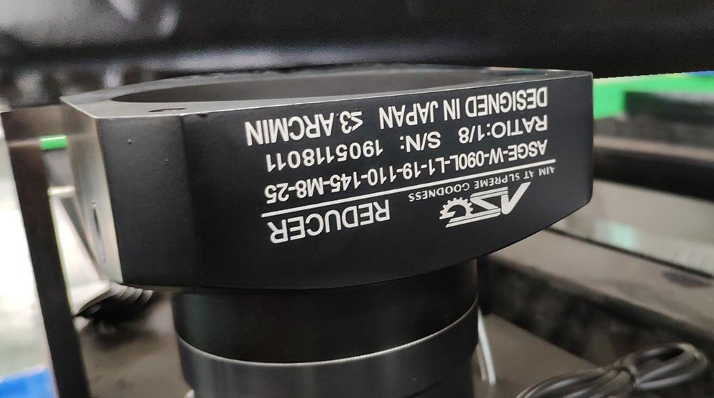 Nagy pontosságú 1000 W-os szálas lézervágó gép ár