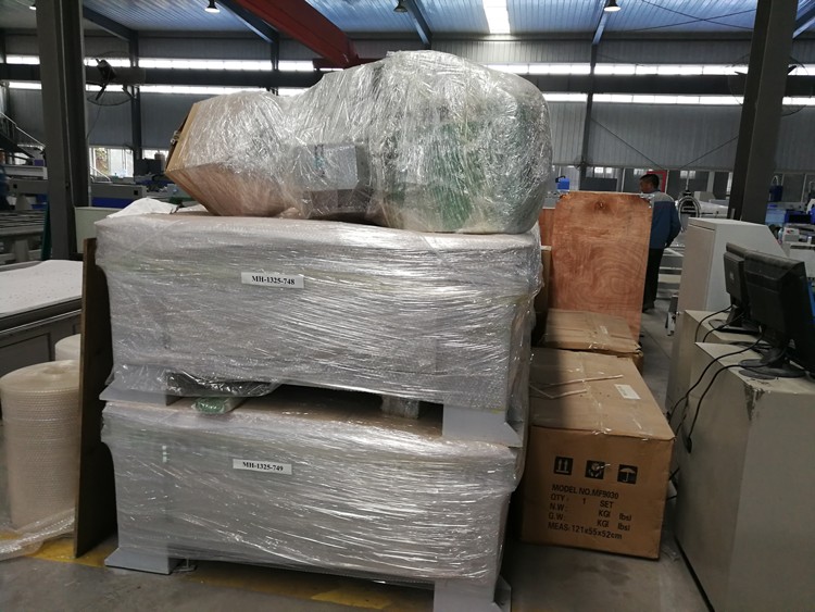 High Quality 1530 Fiber Laser Cutting Machine For Metal 500w 750w 1000w 1500w Kiváló minőségű 1530 szálas lézervágó gép fémhez 500w 750w 1000w 1500w