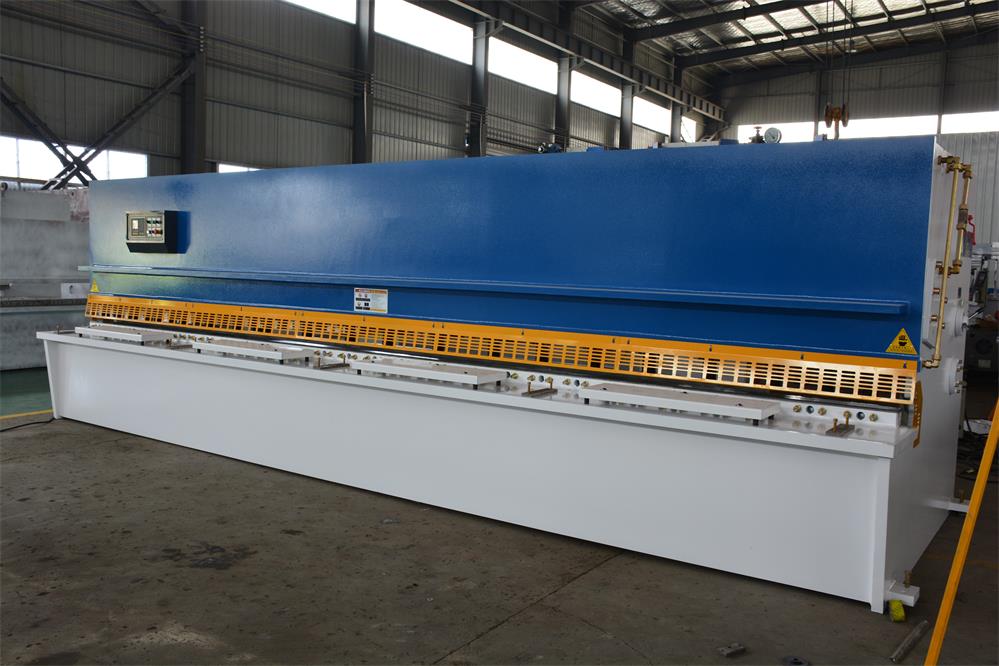 Hydraulic Pendulum Shearing Machine Cnc Automatic Guillotine Shearing Machine Hidraulikus inganyíró gép Cnc automata guillotine nyírógép