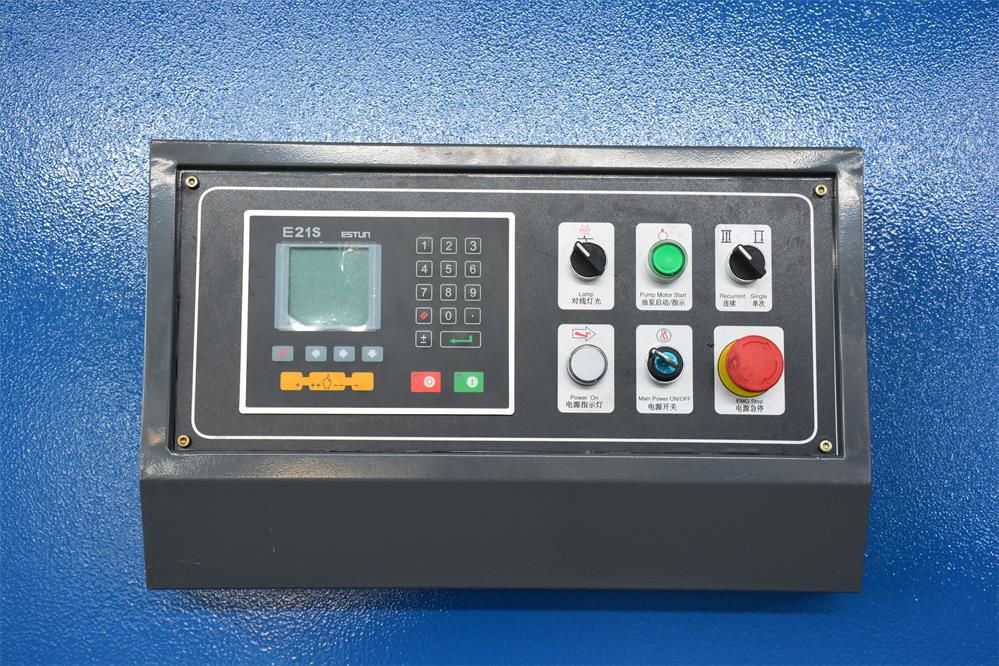 Hydraulic Pendulum Shearing Machine Cnc Automatic Guillotine Shearing Machine Hidraulikus inganyíró gép Cnc automata guillotine nyírógép