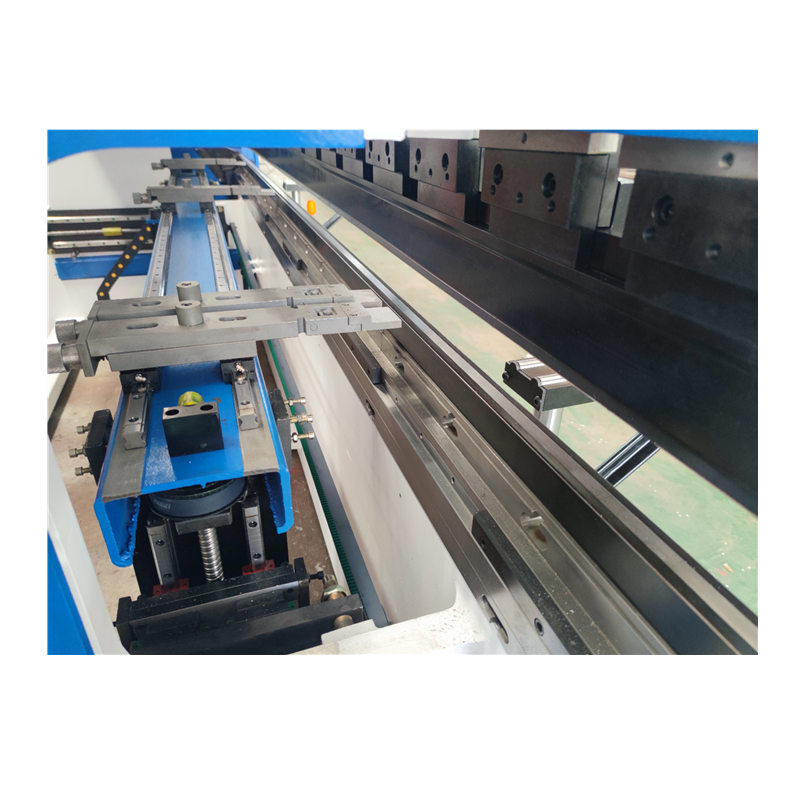 Hydraulic Press Brake Of 130t/3200mm 4+1 Axis Delem Da53t Cnc Press Brake Hidraulikus présfék 130t/3200mm 4+1 tengelyes Delem Da53t Cnc présfék