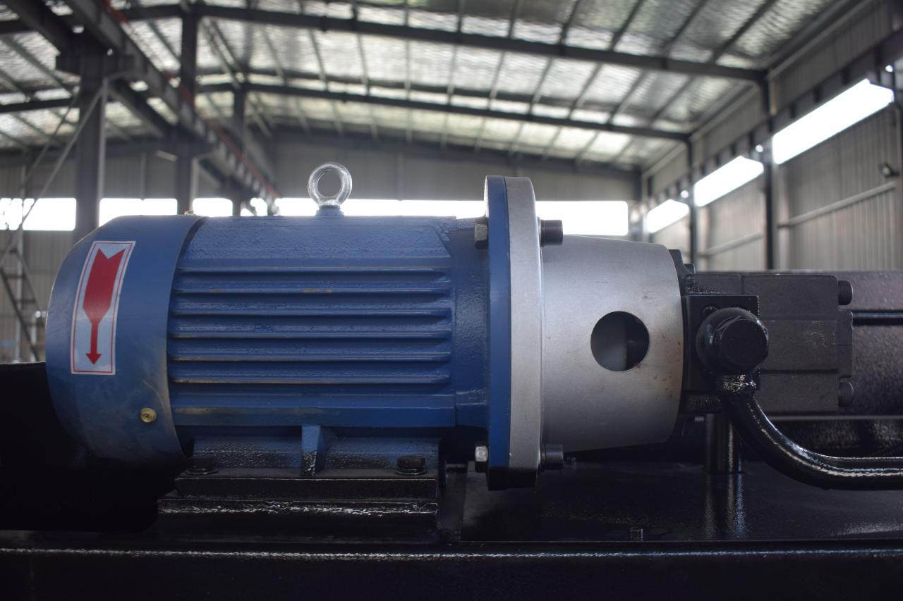 Hidraulikus lemezhajlító Cnc présfékező gép Wc67y