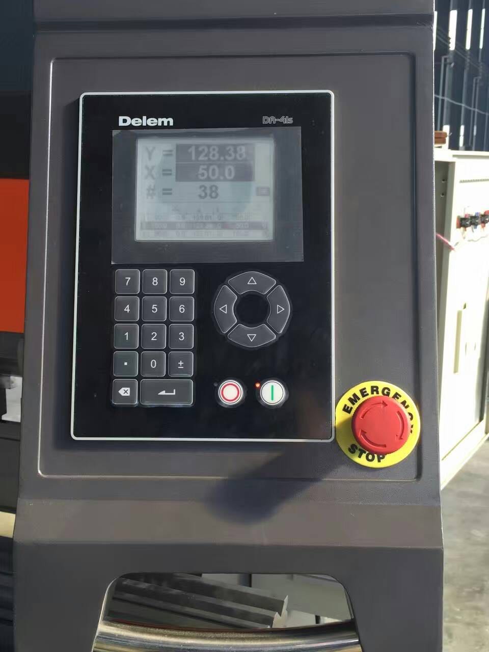 Hydraulic Stainless Steel Wc67y/k-300/6000 Mould Crowning Press Brake Hidraulikus rozsdamentes acél Wc67y/k-300/6000 formakoronás présfék