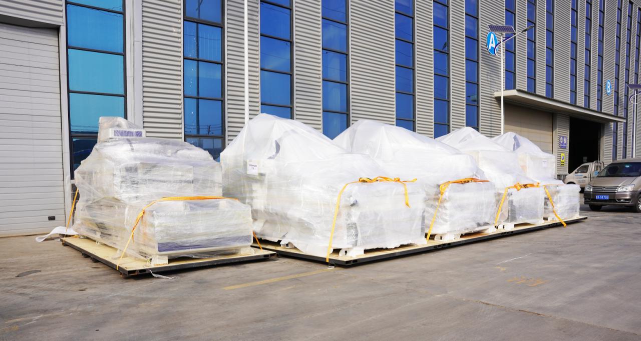 Laser Source 2000w 3000w Fiber Laser Cutting Machine Laser Source 2000w 3000w Fiber lézervágó gép