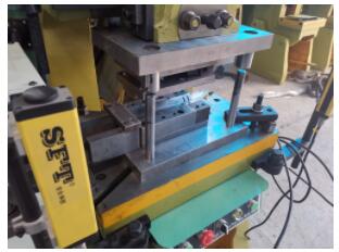 Mechanical Press Machine, 100 Ton Power Press Price Mechanikus présgép, 100 tonnás nyomógép ár