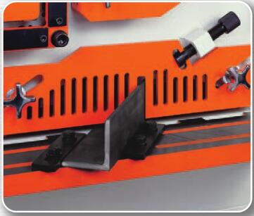 Metal Hydraulic IronWorker Machine Punching And Shearing Machine Fém hidraulikus IronWorker lyukasztó- és nyírógép