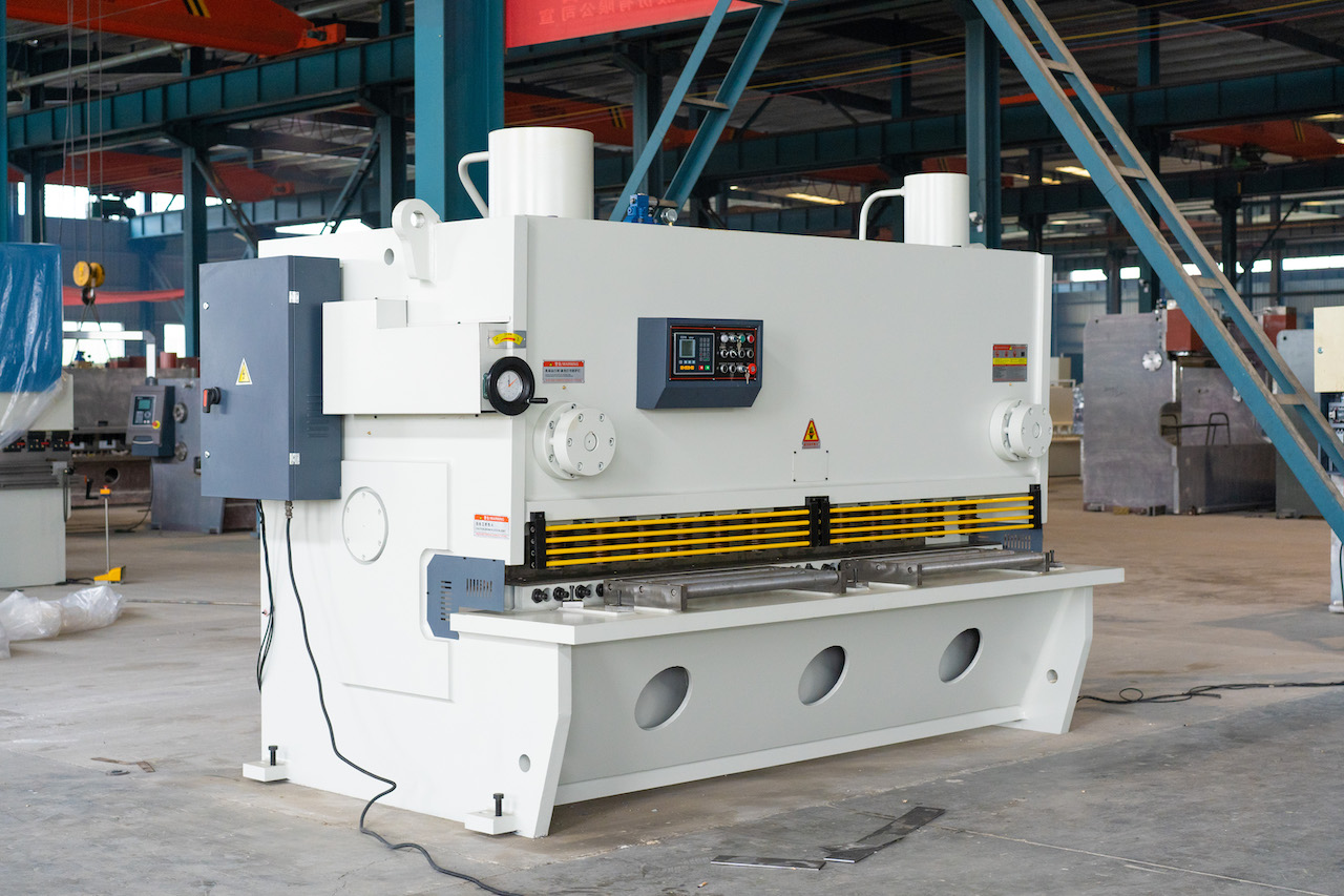 Qc11y 8x3200 Sheet Metal Shearing Machine Steel Plate Hydraulic Shearing Machine Qc11y 8x3200 fémlemez nyírógép acéllemezes hidraulikus nyírógép