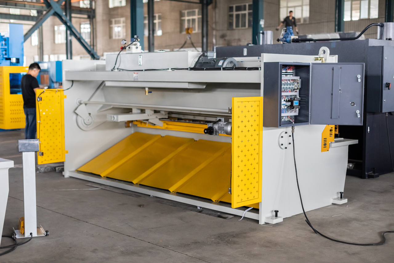 Qc11y 8x3200 fémlemez nyírógép acéllemezes hidraulikus nyírógép