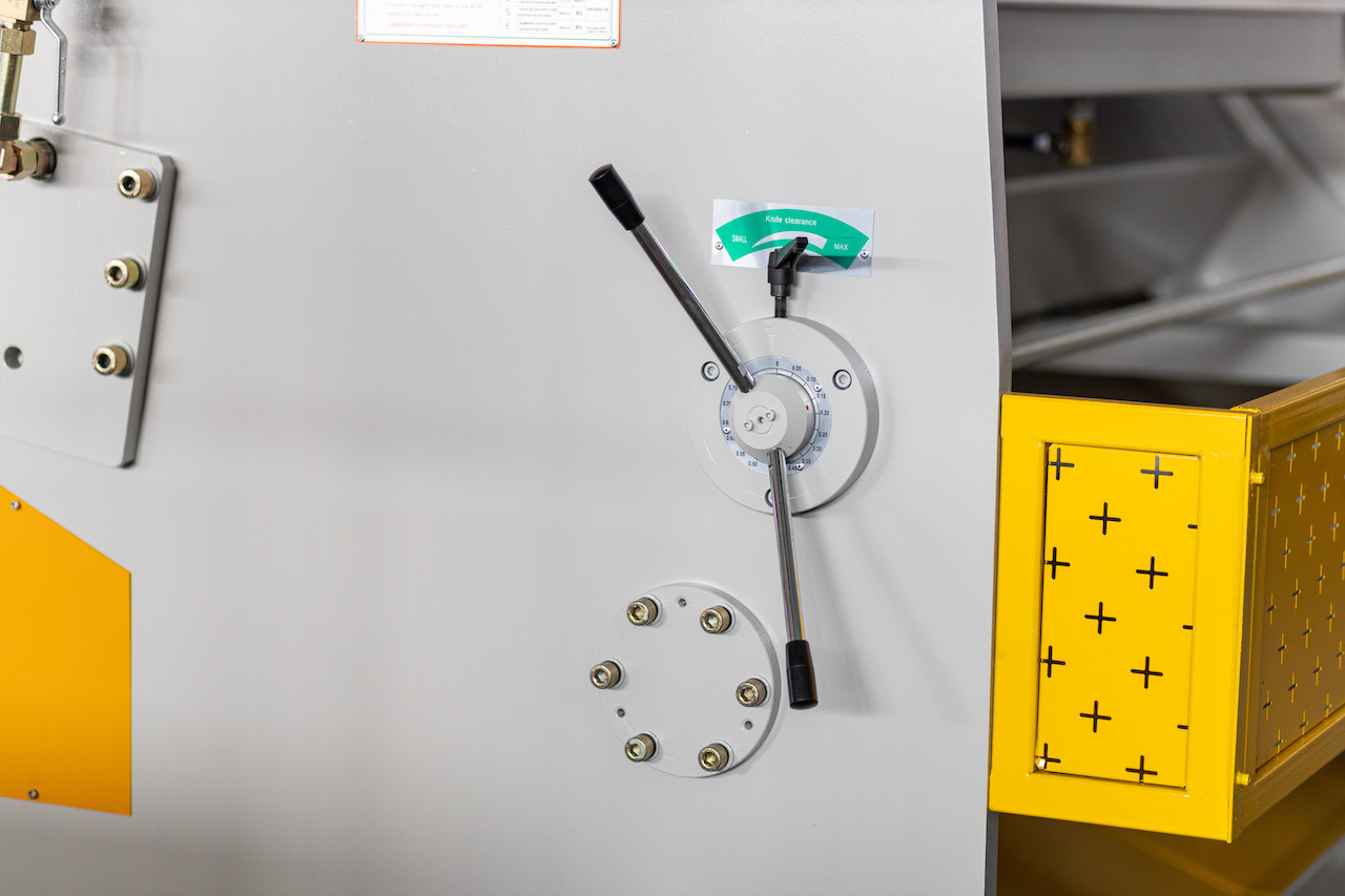 Qc11y 8x3200 fémlemez nyírógép acéllemezes hidraulikus nyírógép