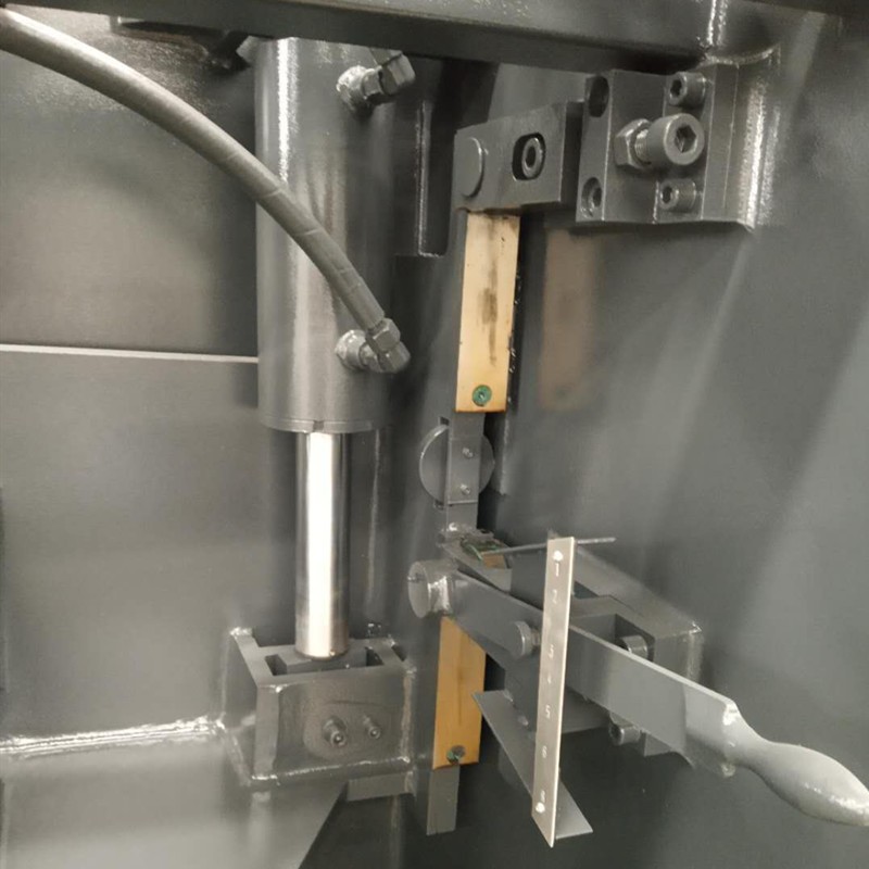 Qc12k-4x2500 Cnc Hydraulic Customized Shearing Machine Cutting Machine Qc12k-4x2500 Cnc hidraulikus testreszabott nyírógép vágógép