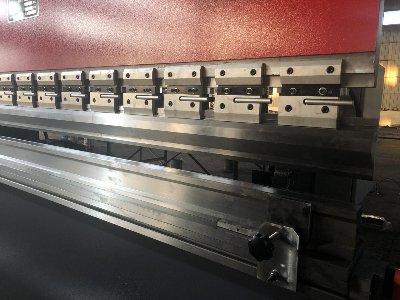 Wc67k Cnc Aluminum Iron Plate Hydraulic Press Brake Cnc Metal Sheet Bending Machine Wc67k Cnc alumínium vaslemez hidraulikus présfék Cnc fémlemez hajlítógép