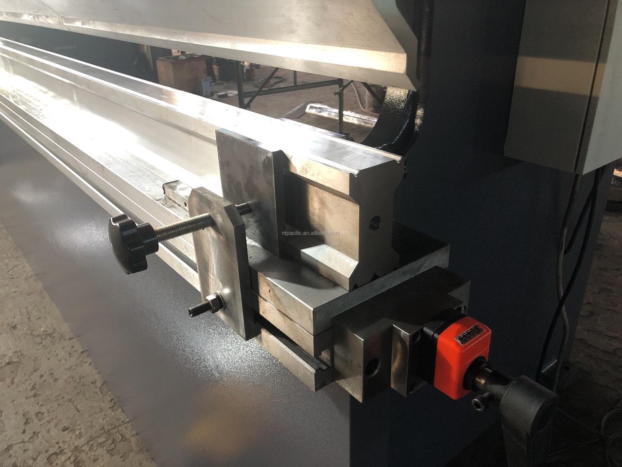 Wc67k Cnc Aluminum Iron Plate Hydraulic Press Brake Cnc Metal Sheet Bending Machine Wc67k Cnc alumínium vaslemez hidraulikus présfék Cnc fémlemez hajlítógép