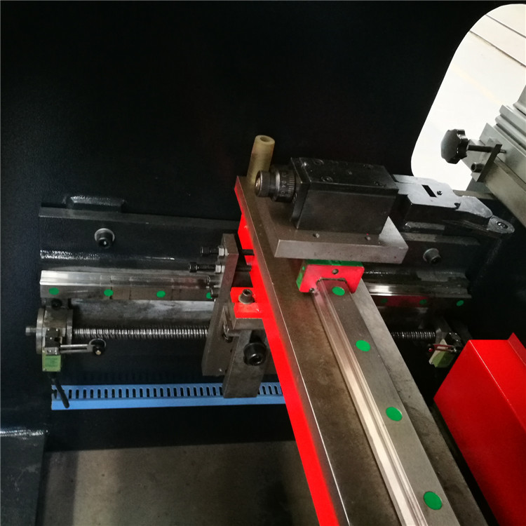 Wc67y-160 4000 Hydraulic Press Brake Cnc Metal Bending Machine For 4000mm Width Steel Wc67y-160 4000 hidraulikus présfék Cnc fémhajlító gép 4000 mm széles acélhoz