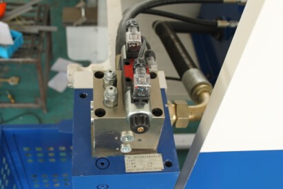 Wc67yk 80 100 160 200 Ton 3200mm E21 Nc Sheet Metal Oil Hydraulic Press Brake Price Wc67yk 80 100 160 200 tonna 3200 mm E21 Nc fémlemez olaj hidraulikus présfék ár