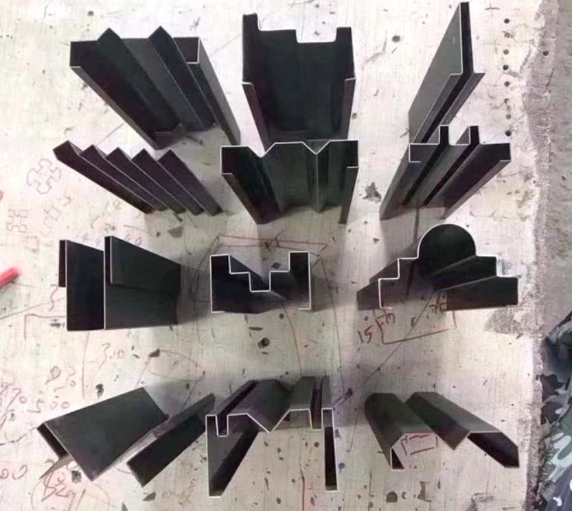 Wc67yk 80 100 160 200 Ton 3200mm E21 Nc Sheet Metal Oil Hydraulic Press Brake Price Wc67yk 80 100 160 200 tonna 3200 mm E21 Nc fémlemez olaj hidraulikus présfék ár